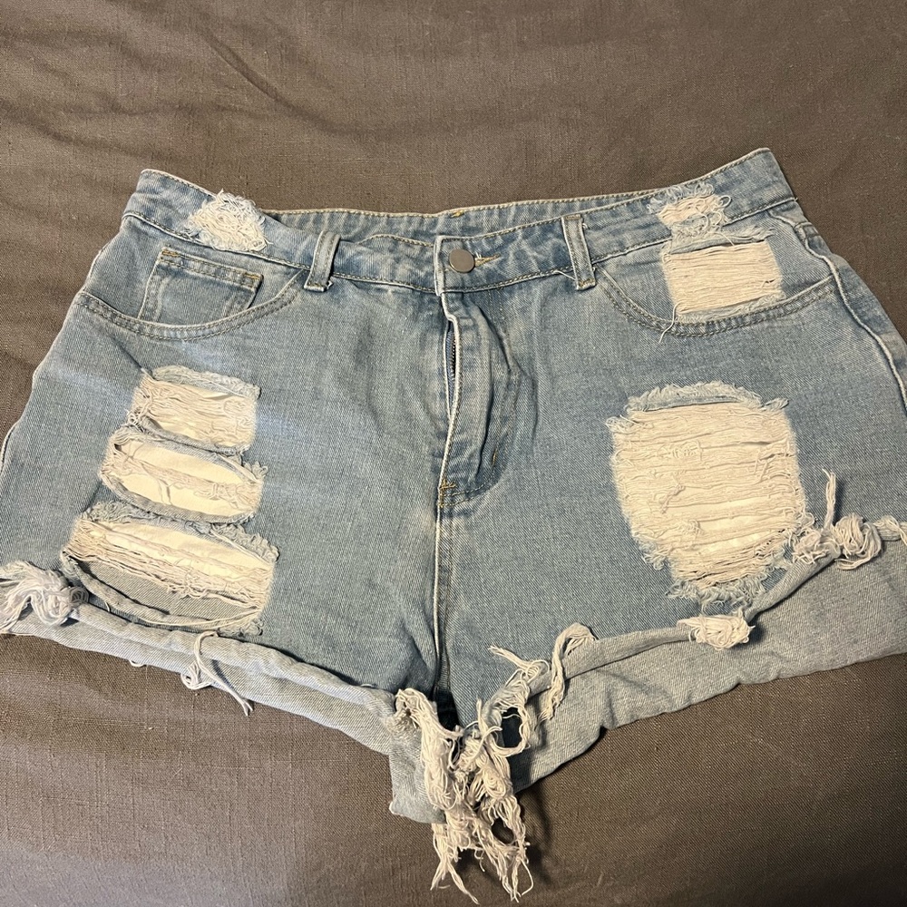 BUNDLE OF 9 PAIR OF JEANS AND 1 PAIR OFSHORTS XL, 0 XL,1 XL